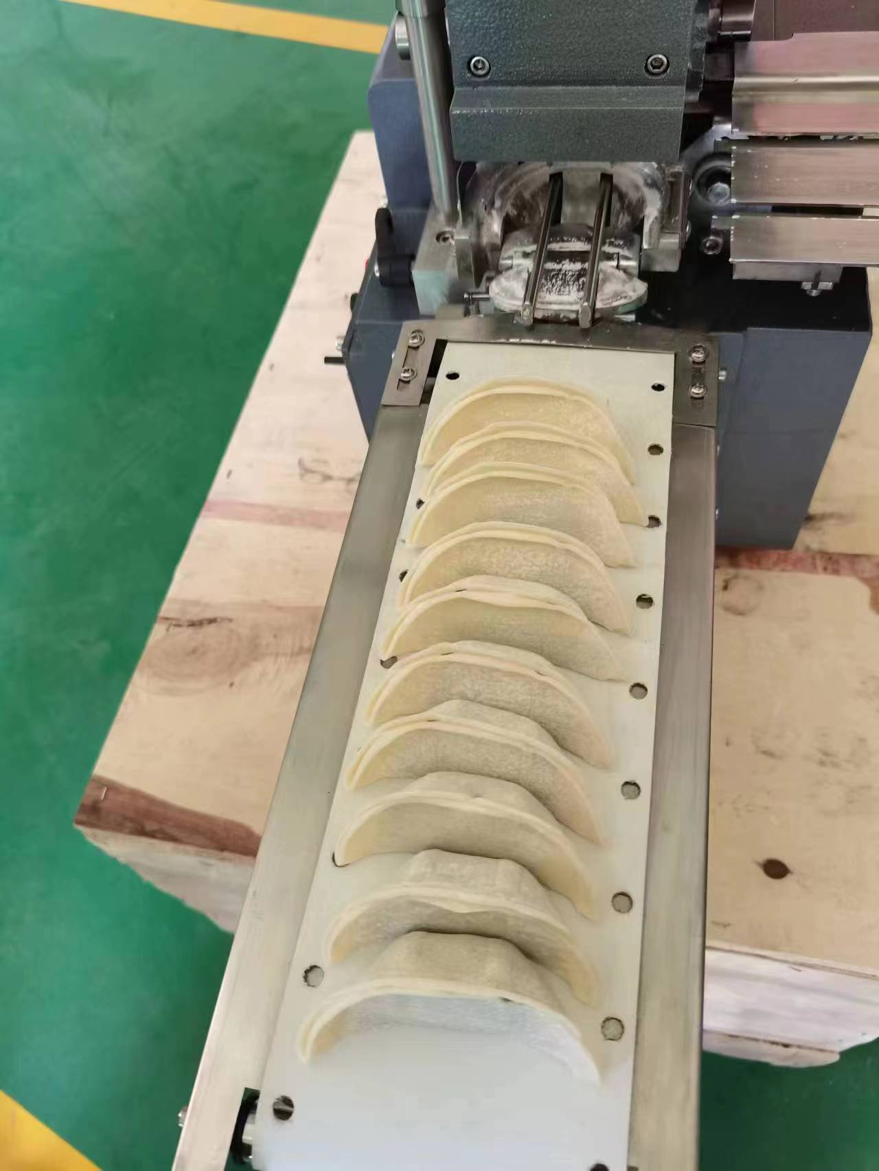 Высокоэффективная японская маш – обзор и цена Gyoza Dumpling Maker